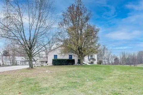 165 N Clayton St, Centerburg, OH 43011