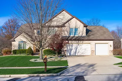 2899 Coltsbridge Dr, Lewis Center, OH 43035
