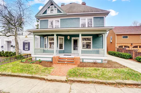 128 S Cherry St, Granville, OH 43023
