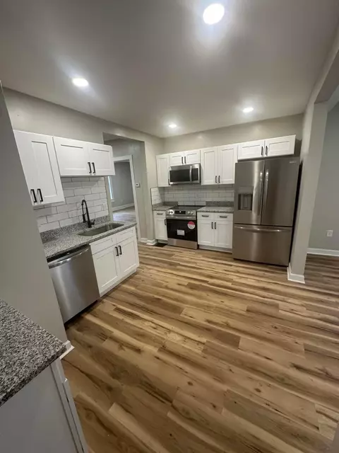 Kitchen - 303 Watt St, Circleville, OH 43113 photo 2 of 2