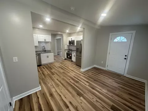 Entry Way - 303 Watt St, Circleville, OH 43113 photo 2 of 2