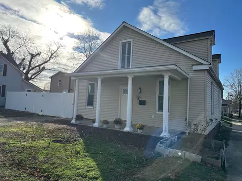Exterior - 303 Watt St, Circleville, OH 43113 photo 2 of 2