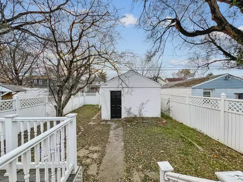 Exterior - 357 S Ogden Ave, Columbus, OH 43204 photo 5 of 6