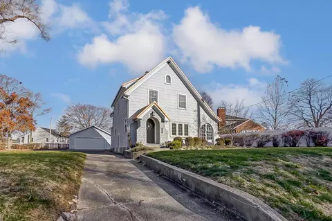 260 W Harding Rd, Springfield, OH 45504