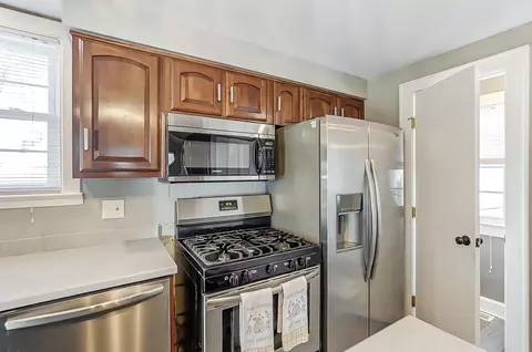 Kitchen - 260 W Harding Rd, Springfield, OH 45504 photo 3 of 3