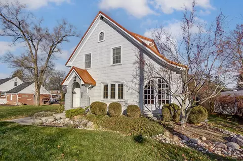 Exterior - 260 W Harding Rd, Springfield, OH 45504 photo 3 of 10