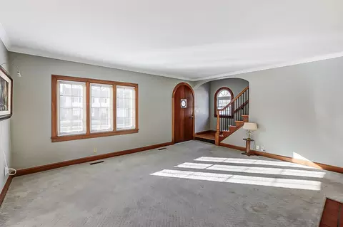 Living - 260 W Harding Rd, Springfield, OH 45504 photo 1 of 2