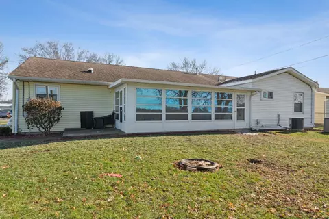 Exterior - 92 Maureen Dr, Heath, OH 43056 photo 1 of 3