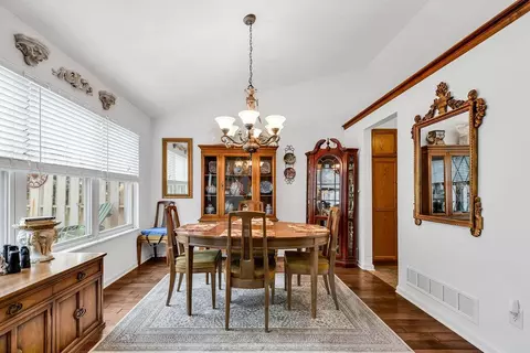 Dining - 6376 Sumner Loop, Dublin, OH 43016 photo 2 of 4