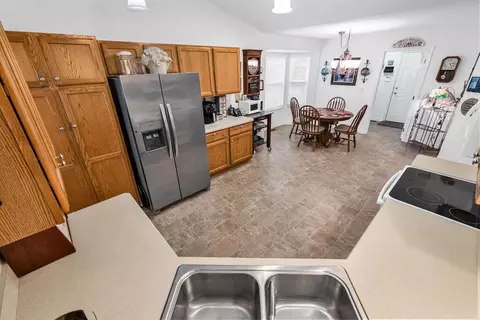 Kitchen - 6376 Sumner Loop, Dublin, OH 43016 photo 1 of 4