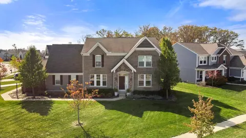1468 Adena Pointe Dr, Marysville, OH 43040