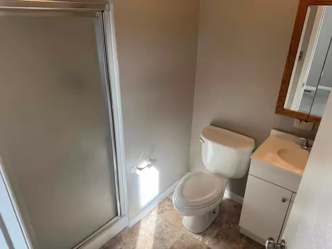Bath - 25 E Cuyuga Dr, Powell, OH 43065 photo 2 of 2