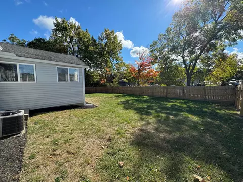 Exterior - 25 E Cuyuga Dr, Powell, OH 43065 photo 8 of 9
