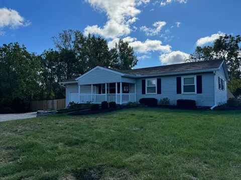 Exterior - 25 E Cuyuga Dr, Powell, OH 43065 photo 2 of 9