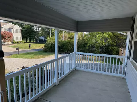 Exterior - 25 E Cuyuga Dr, Powell, OH 43065 photo 4 of 9
