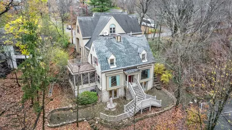 296 Walhalla Rd, Columbus, OH 43202