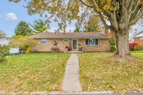 521 Hillcrest Dr, Bellefontaine, OH 43311