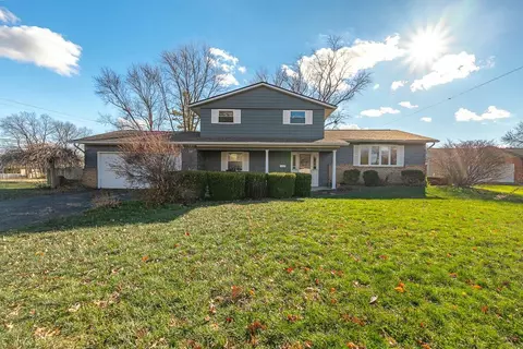 431 Imperial Ct, Circleville, OH 43113 photo 2