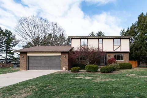 10045 Circle Dr E, Pickerington, OH 43147