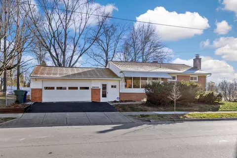 250 E Stanton Ave, Columbus, OH 43214