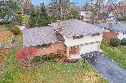 1409 Devonhurst Dr, Columbus, OH 43232 photo 4