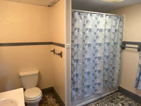 Bath - 981 Davids St, Marion, OH 43302 photo 1 of 1