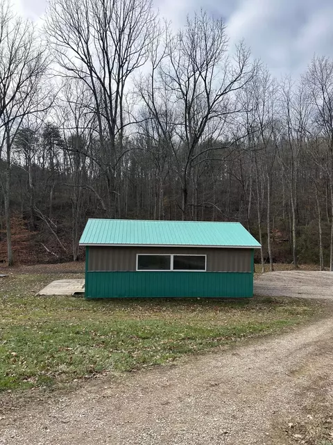 33461 Oliver Rd, Logan, OH 43138 photo 2