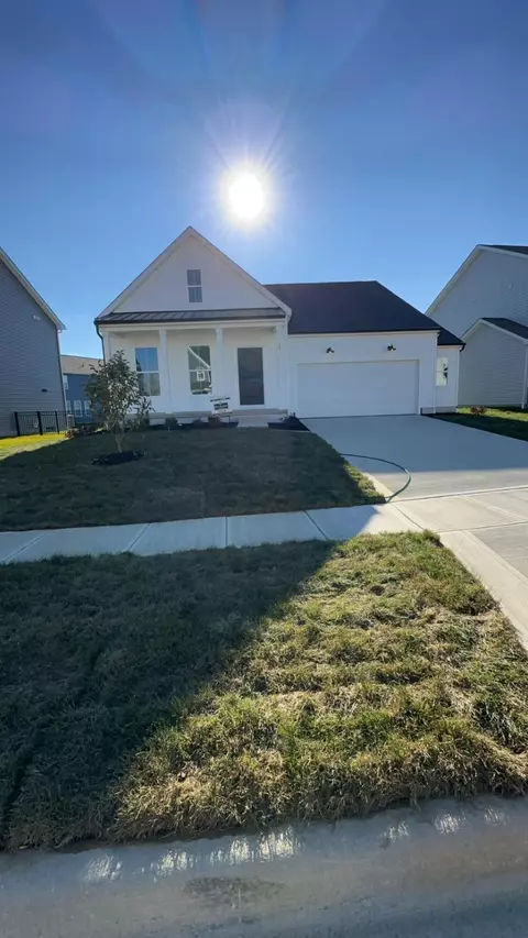 35 Erin Hills Rd, Commercial Point, OH 43116