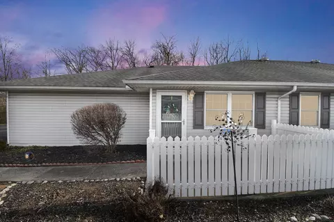 4373 Greystone Village Dr #15B, Columbus, OH 43228