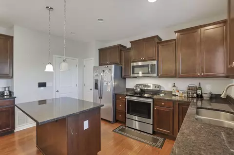 Kitchen - 2166 Lavender St, Lancaster, OH 43130 photo 1 of 8