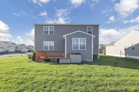 Exterior - 2166 Lavender St, Lancaster, OH 43130 photo 5 of 9