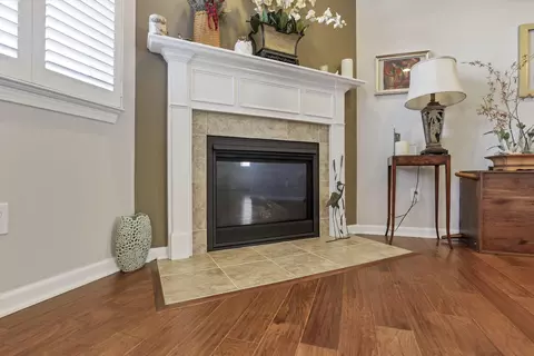 Living - 2166 Lavender St, Lancaster, OH 43130 photo 3 of 4