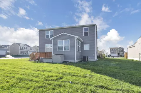 Exterior - 2166 Lavender St, Lancaster, OH 43130 photo 6 of 9