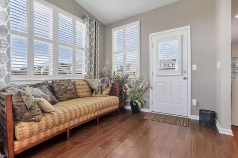 Entry Way - 2166 Lavender St, Lancaster, OH 43130 photo 2 of 10