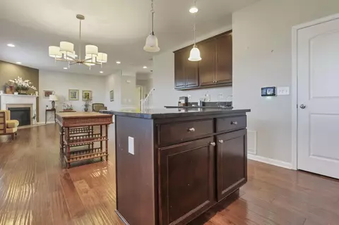 Kitchen - 2166 Lavender St, Lancaster, OH 43130 photo 4 of 8
