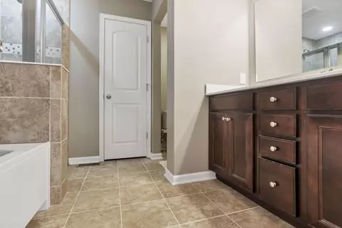Entry Way - 2166 Lavender St, Lancaster, OH 43130 photo 7 of 10