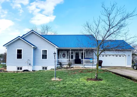 303 Moon Rd, Greenfield, OH 45123