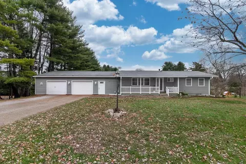 2882 Boving Rd SW, Lancaster, OH 43130