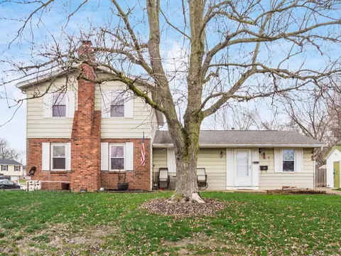 636 Oak Brook Pl, Columbus, OH 43228