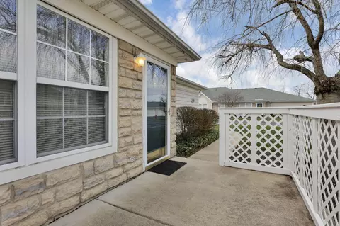 185 Groveport Pike #11B, Canal Winchester, OH 43110