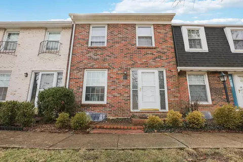 611 Simbury St, Columbus, OH 43228