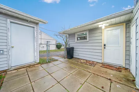 Exterior - 1292 Eckley Dr, Marion, OH 43302 photo 7 of 11