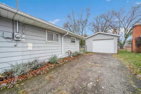 Exterior - 1292 Eckley Dr, Marion, OH 43302 photo 4 of 11