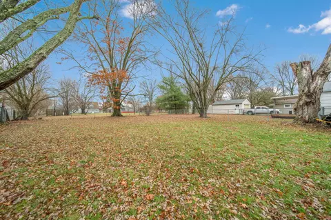 Exterior - 1292 Eckley Dr, Marion, OH 43302 photo 8 of 11