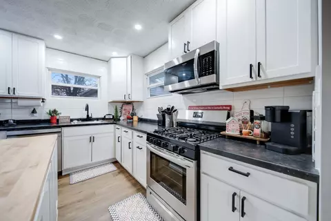 Kitchen - 1292 Eckley Dr, Marion, OH 43302 photo 1 of 5
