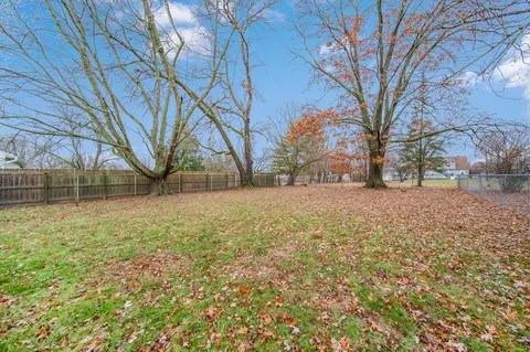 Exterior - 1292 Eckley Dr, Marion, OH 43302 photo 9 of 11
