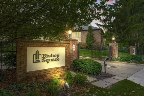 82 Bishop Sq, Columbus, OH 43209