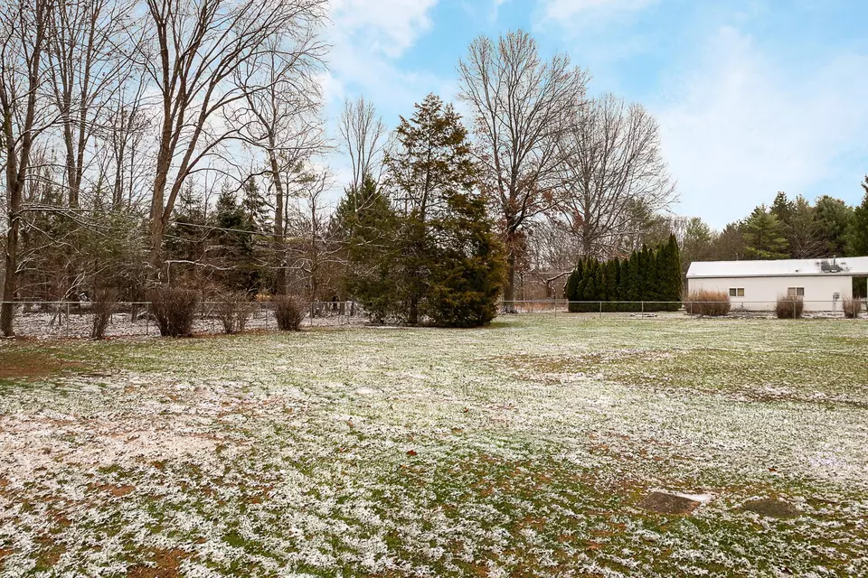 Exterior - 2210 Carriage Rd, Powell, OH 43065 photo 12 of 12