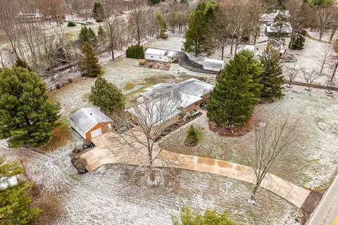 View/Area - 2210 Carriage Rd, Powell, OH 43065 photo 1 of 6