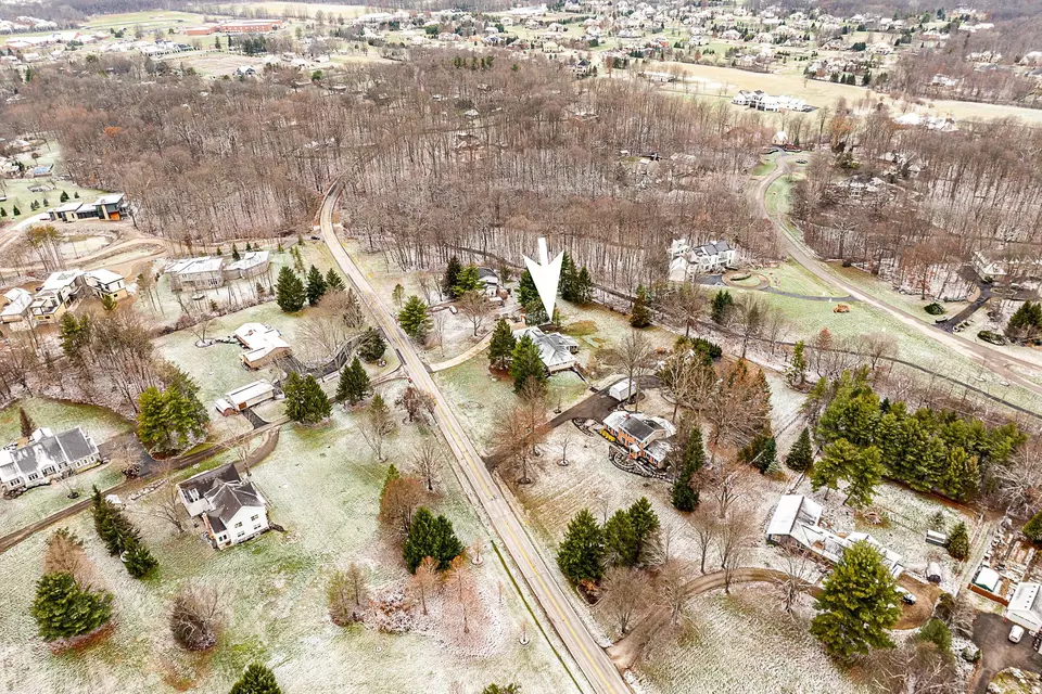 View/Area - 2210 Carriage Rd, Powell, OH 43065 photo 5 of 6